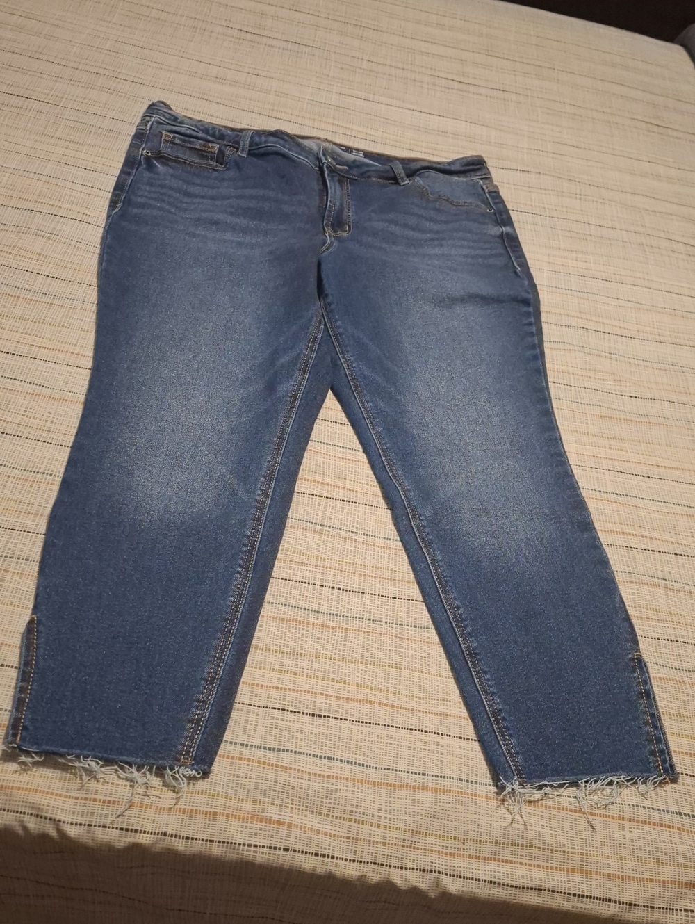 Old Navy Mid-Blue Cropped Jeans with Raw Hem